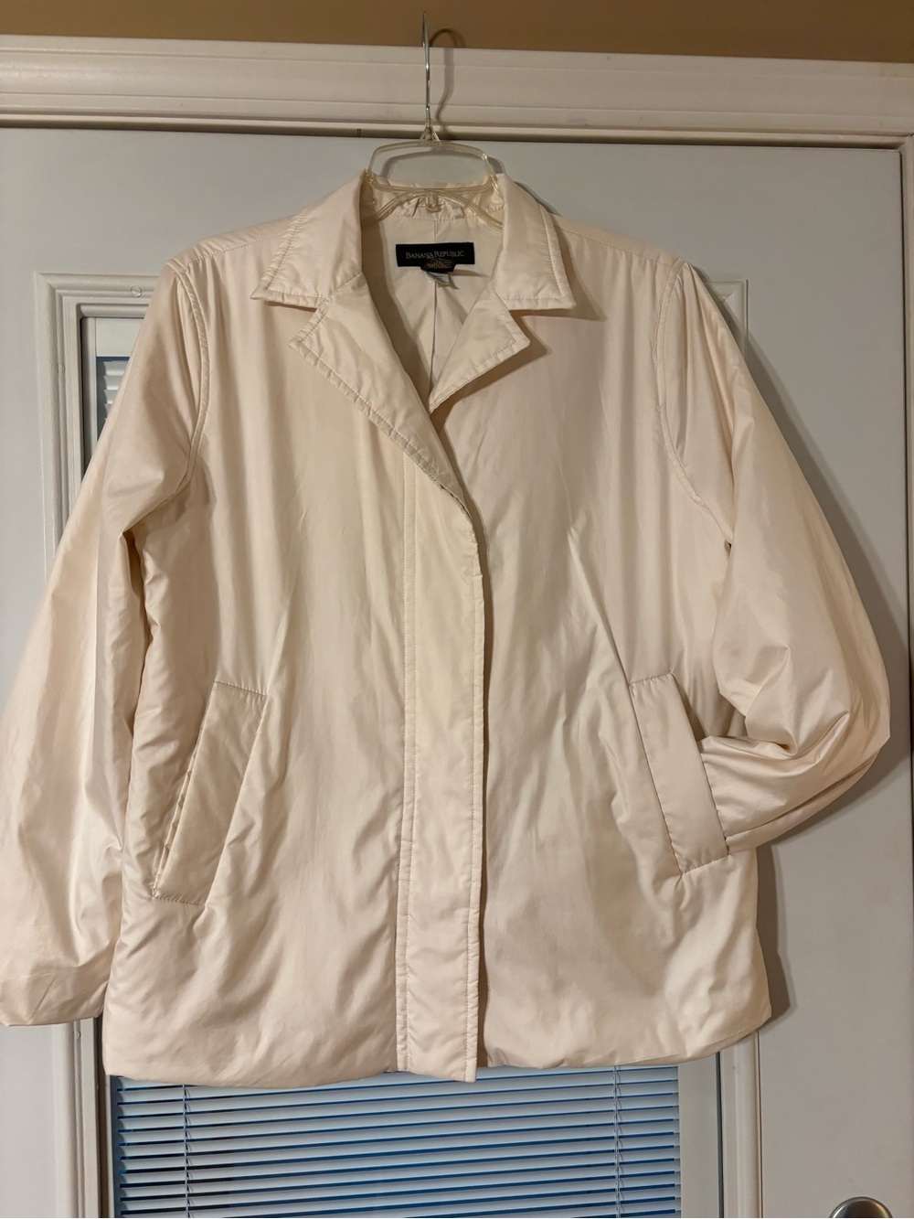 Banana Republic Women's Puffer Jacket